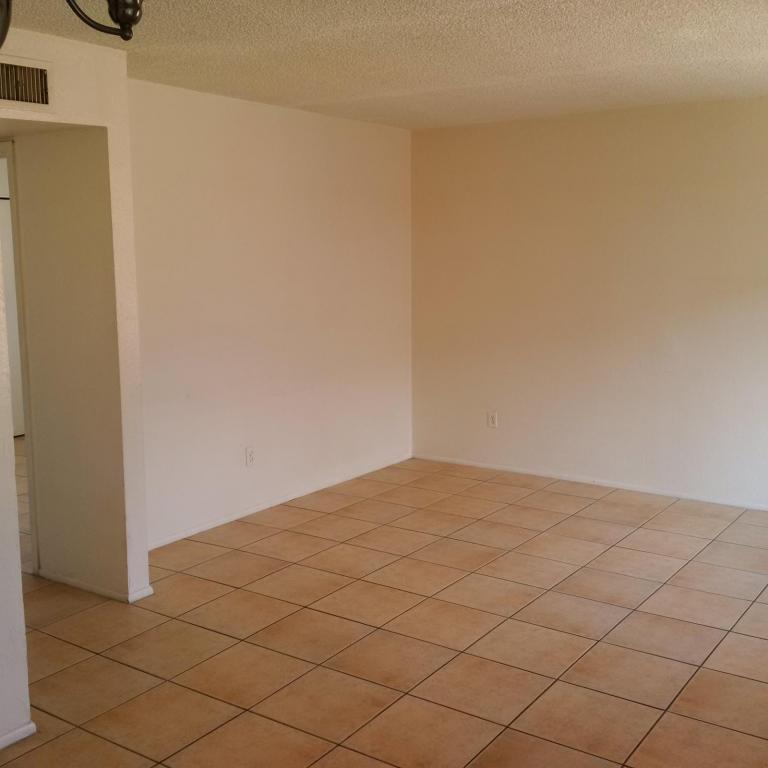 Primary Photo - 2676 N 43rd Ave