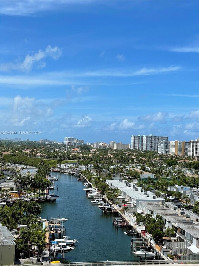 Foto del edificio - 2500 Parkview Dr