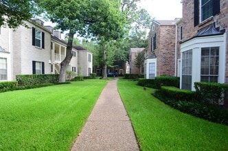 Building Photo - 12978 Trail Hollow Dr