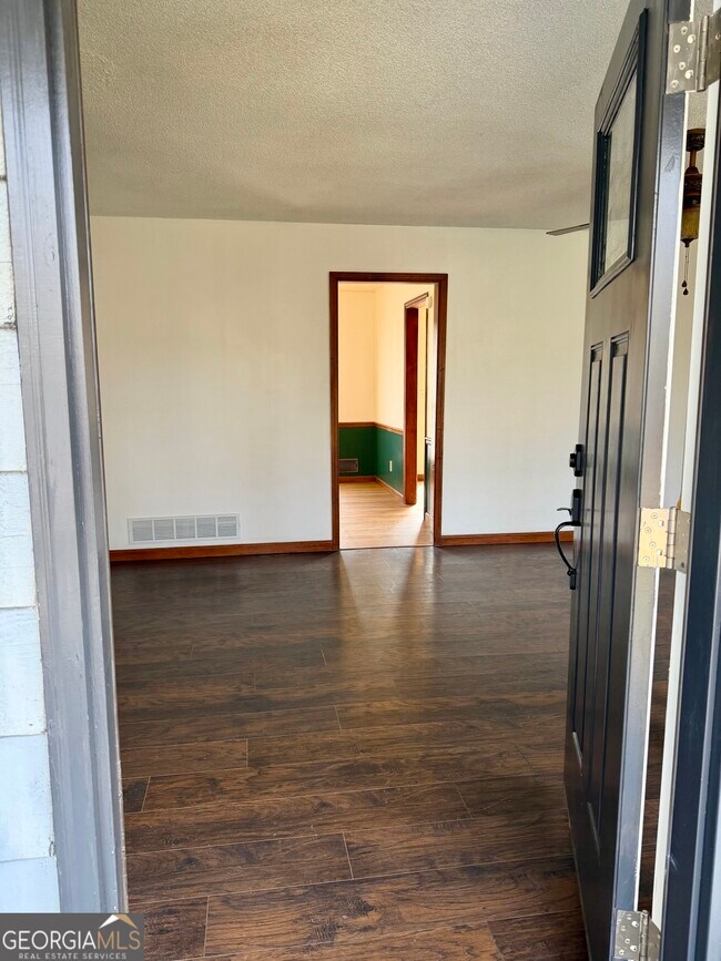 Foto del edificio - 6206 Westridge Trce