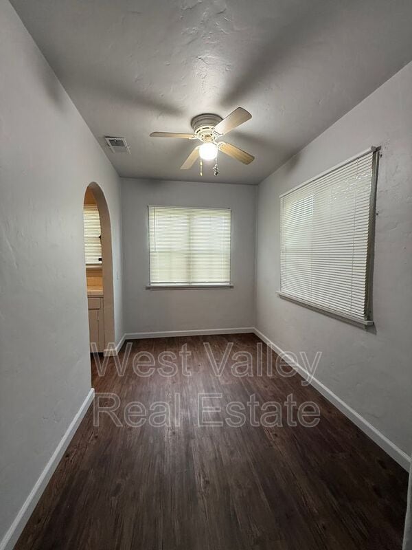Foto del edificio - 1605 Howard Ave