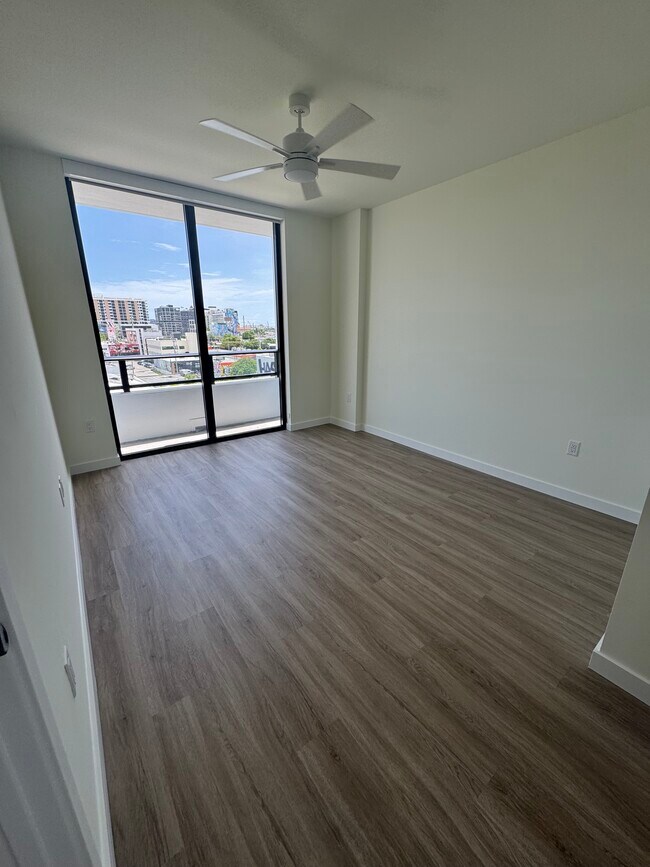 Foto del edificio - 244 NW 31st St