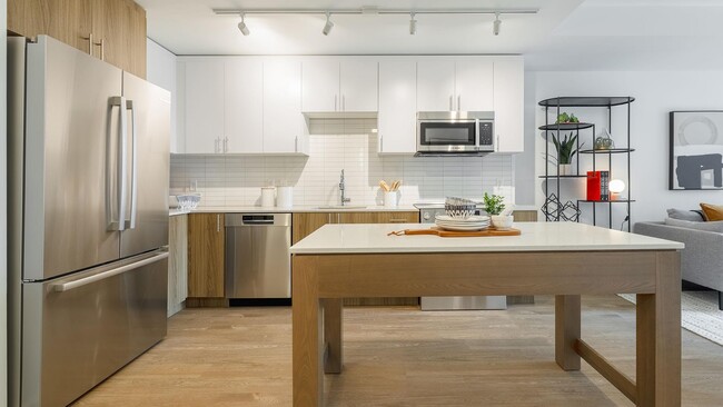 Spacious Kitchens with Islands - Cortland Rosslyn