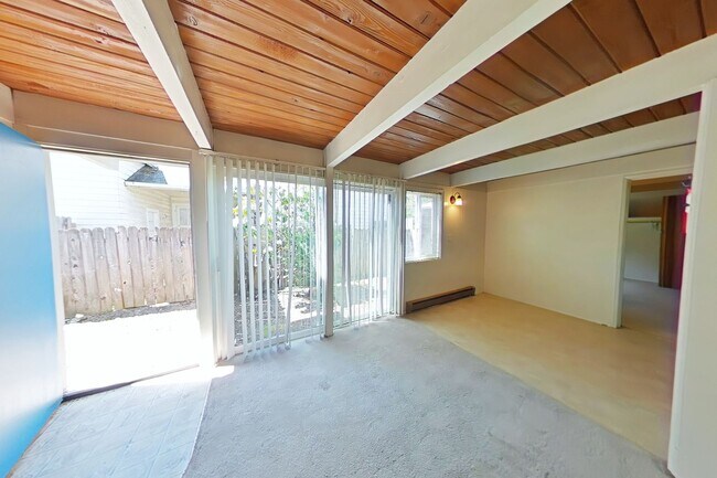 Foto del edificio - 1 Bedroom Apartment ~ Close to Campus ~ Ca...