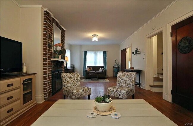 Foto del edificio - 238 Greenwood Pl