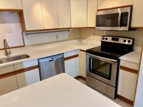 Building Photo - 1830 Veranda Dr