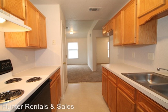 Building Photo - 3208 Toledo Dr
