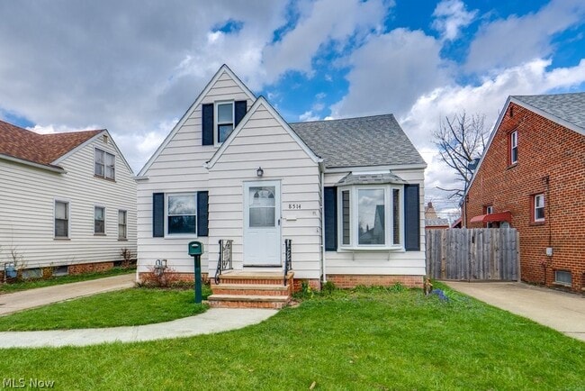 Building Photo - 8514 Deerfield Dr