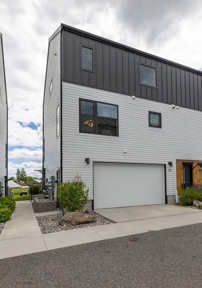 Building Photo - 580 Enterprise Blvd