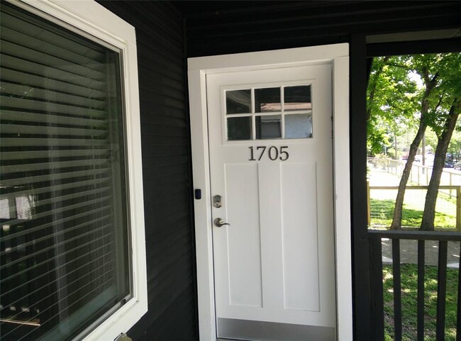 Building Photo - 1705 Singleton Ave