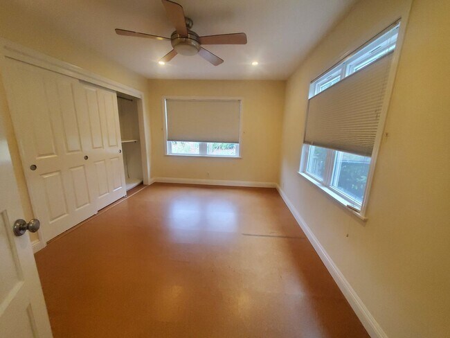 Foto del edificio - 1206 Drown Ave