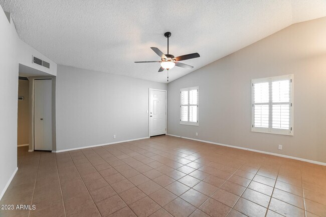 Foto del edificio - 3708 W Carol Ann Way