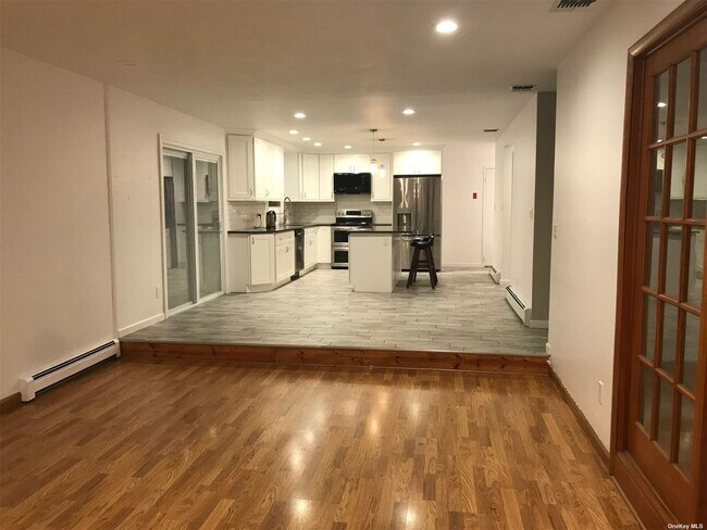 Building Photo - 18-20 Gamay Ct