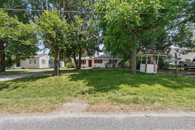 Foto del edificio - 3127 N Riverside Dr