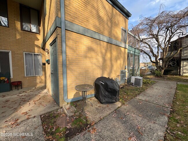 Foto del edificio - 69 Northrup Dr