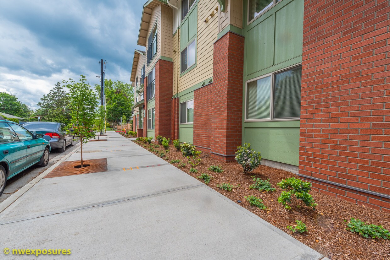 Foto principal - 4775 SW Franklin Ave