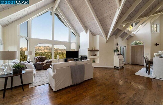 Foto del edificio - 410 Montcrest Pl