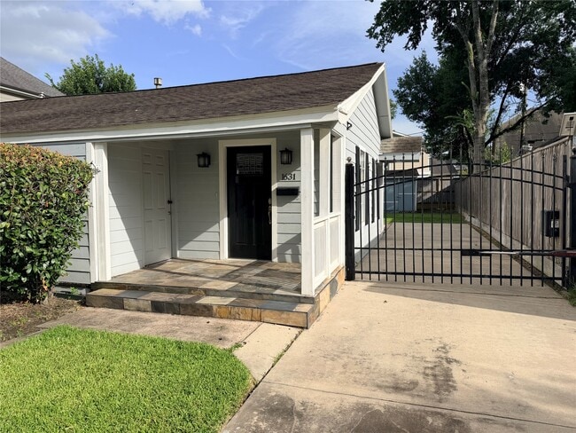 Photo - 1631 Chantilly Ln (Houston, TX) House