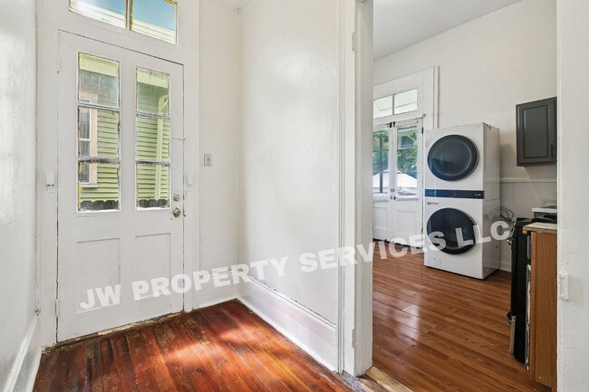 Foto del edificio - 2332 Ursulines Ave