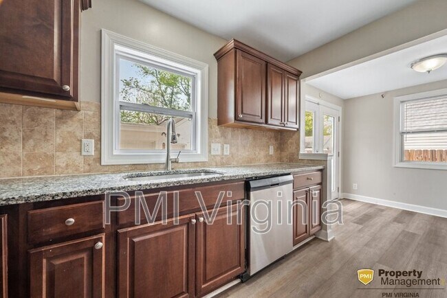 Building Photo - 8459 Primrose St