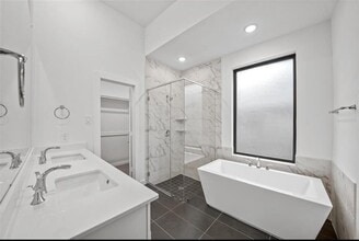 Building Photo - 4142 KINSEY ST