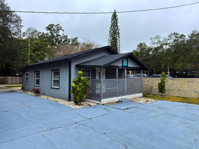 Foto del edificio - 2882 S Sanford Ave