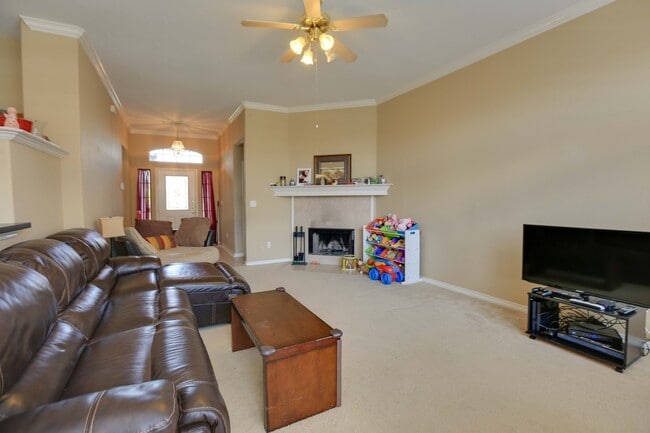 Building Photo - 5933 Brightwood Dr