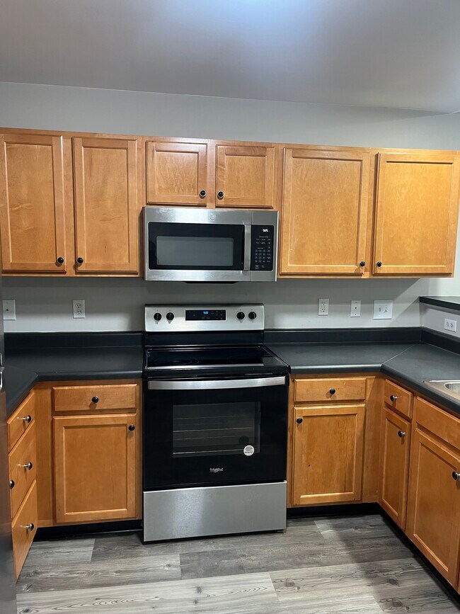 Foto del edificio - 3716 Cotswold Ave