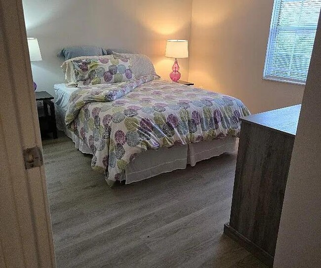 Foto del edificio - 7871 Thornfield Ln