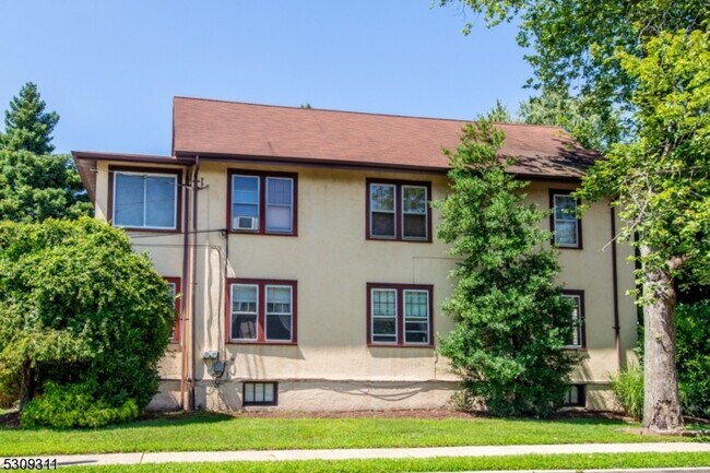 Building Photo - 366 W Englewood Ave