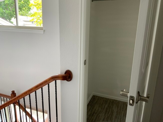 Building Photo - 7236 S Vine Ct