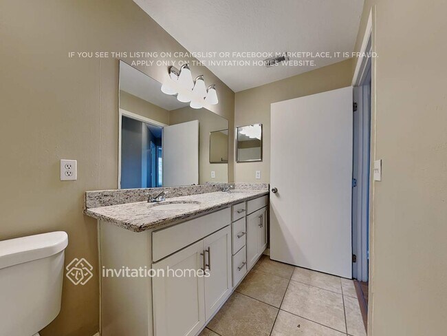 Foto del edificio - 896 Garden Glen Loop