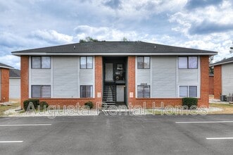 Building Photo - 2818 Thomas Ln