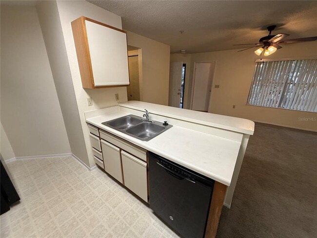 Building Photo - 633 Buoy Ln