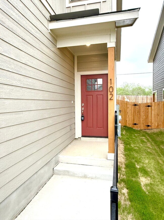 Photo - 7560 Briarwood Pass Townhome