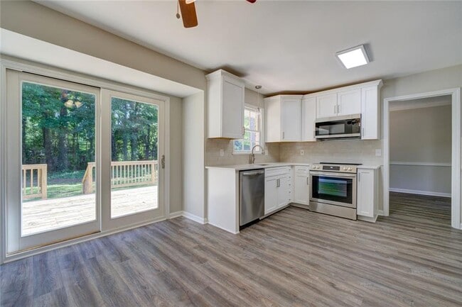 Building Photo - 4566 Mountain Creek Dr
