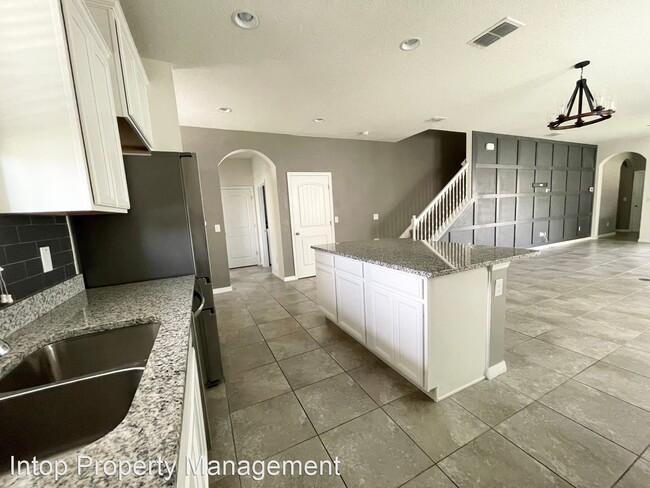 Building Photo - 3 br, 2.5 bath House - 16096 Bayou Crest Dr