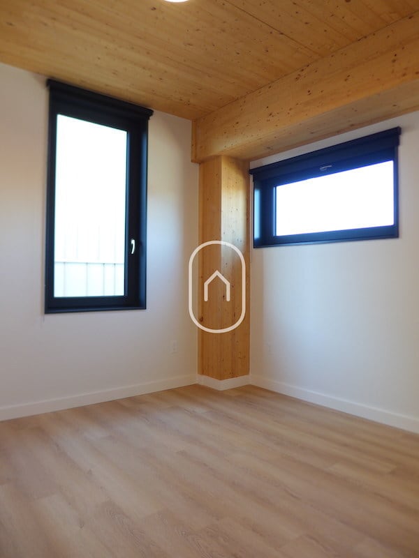 Building Photo - 47 Thorndike St