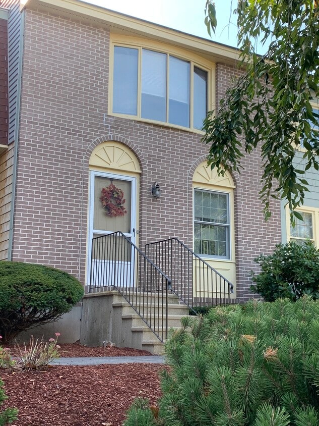 Foto principal - 10 Turnbuckle Ln
