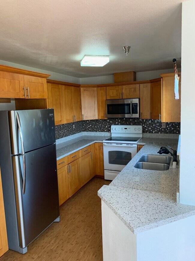 Building Photo - 3885 Carter Dr