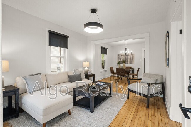Foto del edificio - 3609 E 42nd St