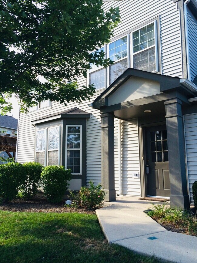 Building Photo - 3150 Ollerton Ave