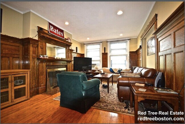 Building Photo - 1793 Beacon St