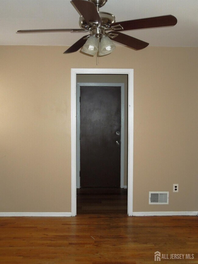 Foto del edificio - 2026 2nd Pl