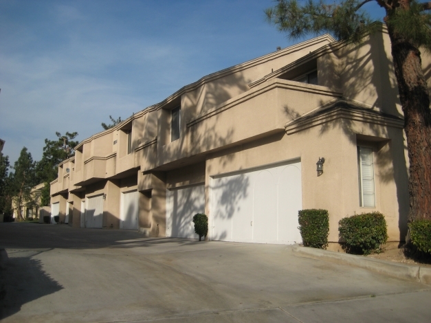 Foto del edificio - Terrace Pines Townhomes