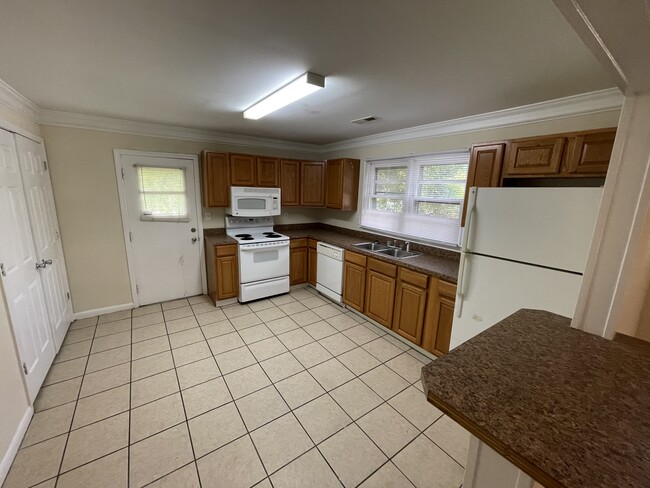 Building Photo - 313 Georgia Dr