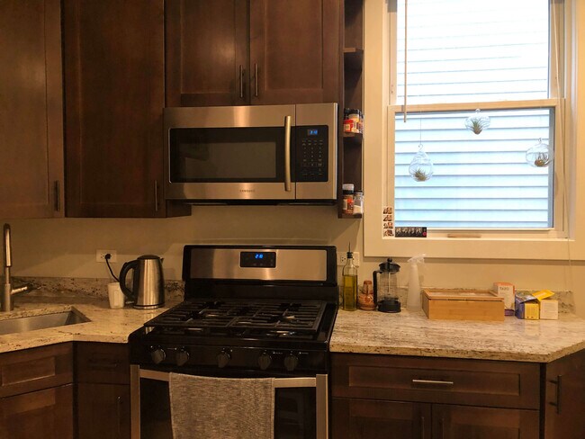 Foto del edificio - 3054 N Avers Ave