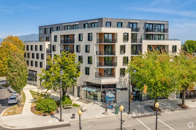 Building Photo - Cedar Lane