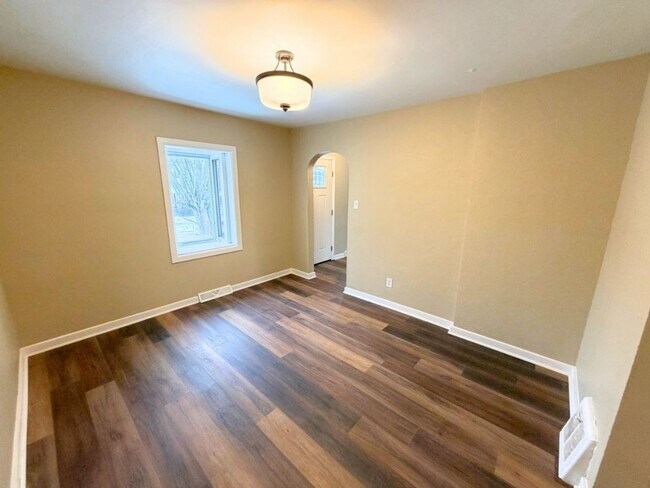 Foto del edificio - VIDEO WALK THROUGH Two Bedroom Home in an Excellent Neighborhood