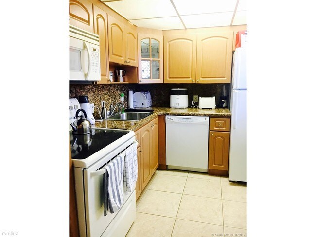 Foto del edificio - 3475 N Country Club Dr